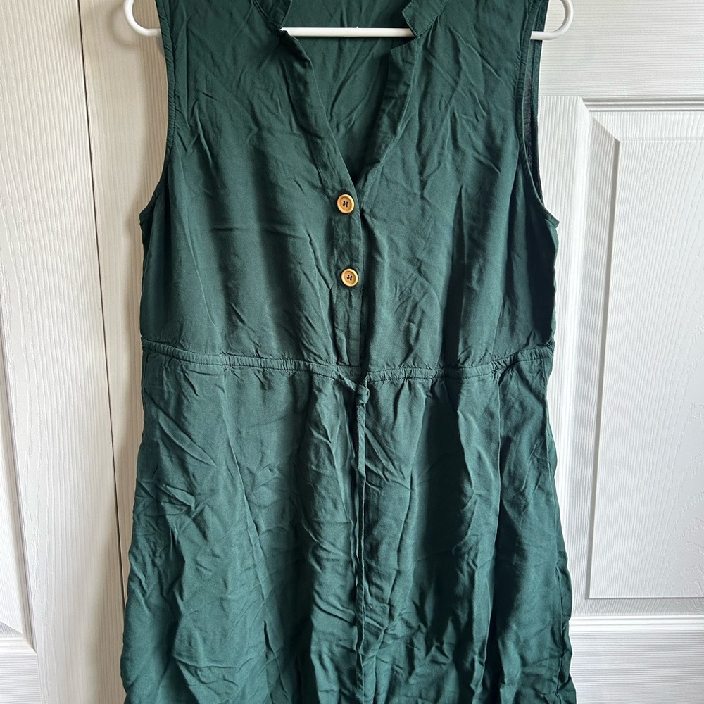 NWOT BloomChic Green Button-Front Dress